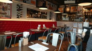 ビストロ千の店内